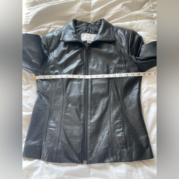 Vintage Wilson’s Black Leather Jacket | M - Picture 14 of 16